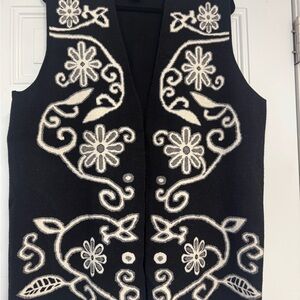 Lauren Michelle Black and White Patterned Sweater Vest